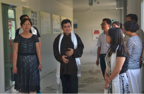 原香港衛(wèi)視執(zhí)行臺長楊錦麟先生一行蒞臨奇正集團(tuán)參觀考察